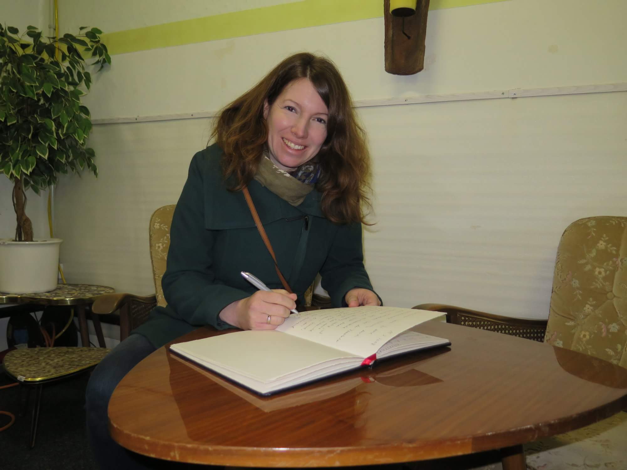 Dr. Anna Christmann besucht die Schutzbauten in Feuerbach Grüne OV