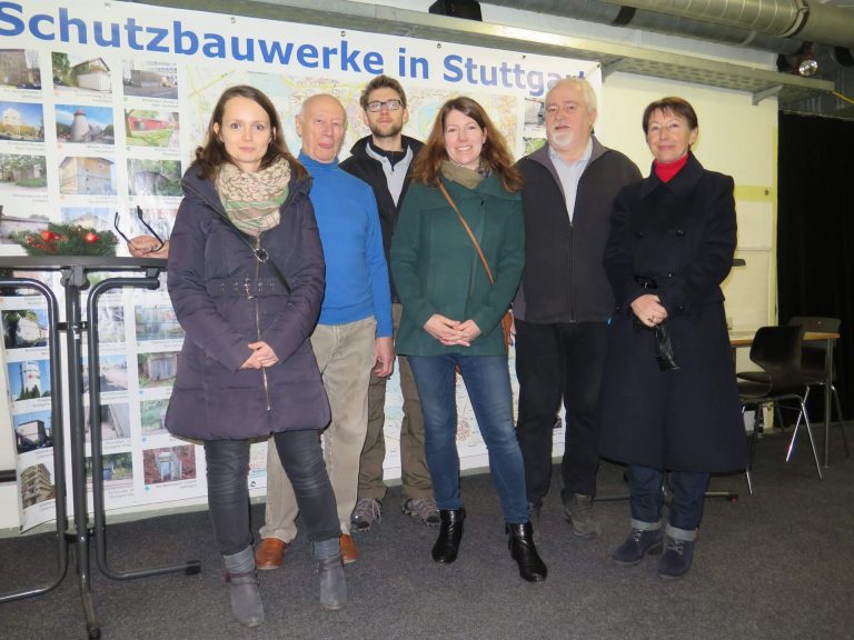 Dr. Anna Christmann besucht die Schutzbauten in Feuerbach